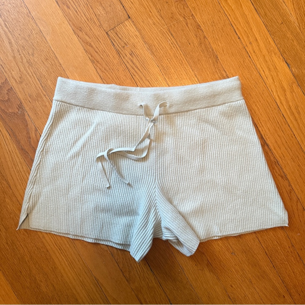 Abercrombie knit shorts. Size medium. Mint green. Great Condition